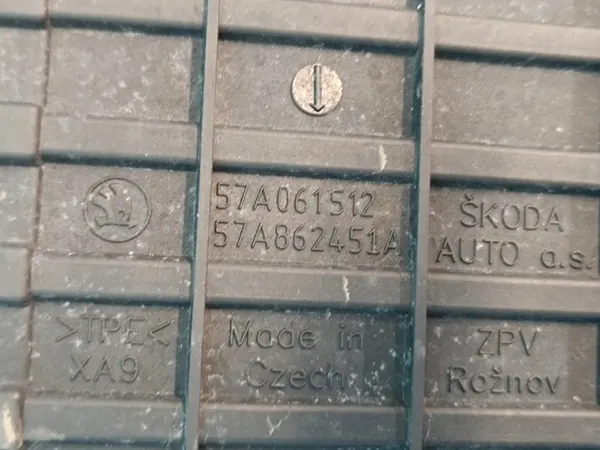 SKODA KAROQ LIFT 1.5 TSI 2023 Kumimatot 57B061502 image 6