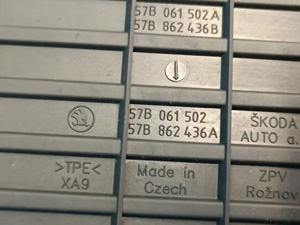 SKODA KAROQ LIFT 1.5 TSI 2023 Kumimatot 57B061502 image 9