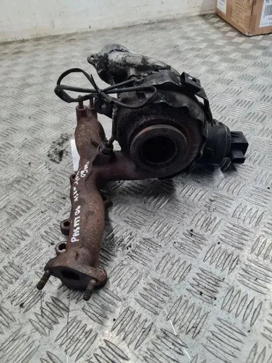 Turbo usado OEM 03L253016 para VW Passat B7 image 2