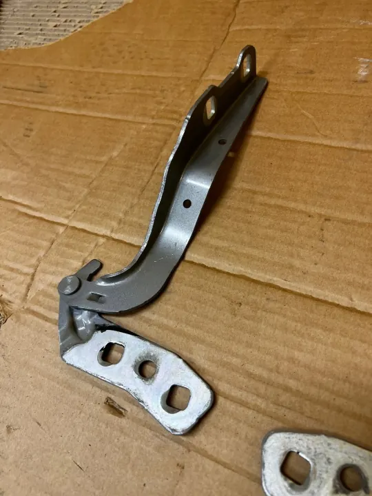 Kit Charnières Capot Ford Kuga MK3 OEM LJ6B-S16800-AB image 3