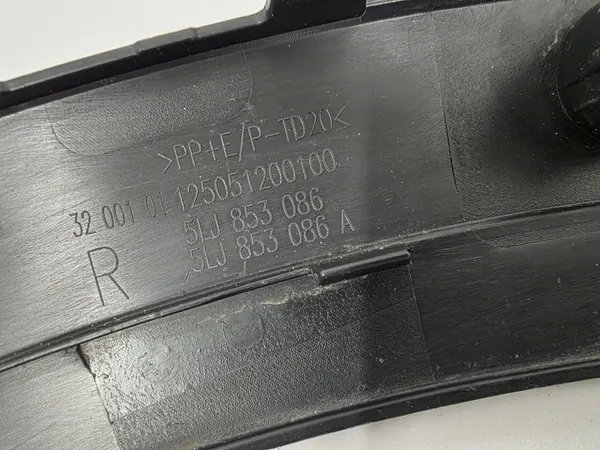Moldura Parachoques Delantero Derecho OEM 5LJ853086 Skoda Elroq image 9