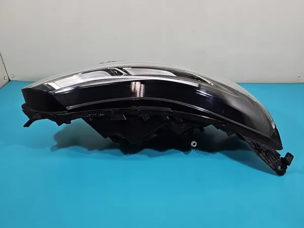 Oikea Ajovalo Renault Megane IV 2016-2020 OEM 260100141R image 5