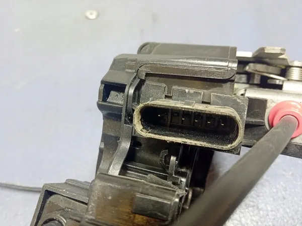 MERCEDES GLE W292 FRAMHÄNDT LÅS HÖGER 5+2 PIN A0997200401 image 3