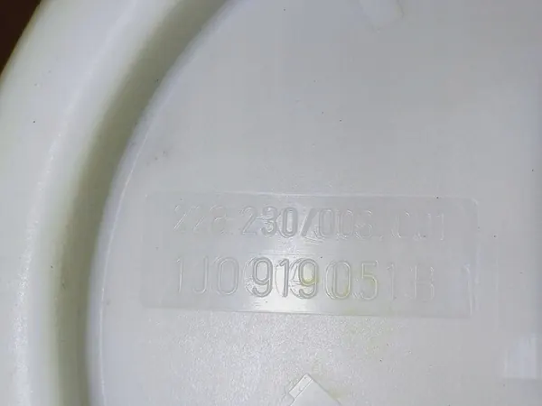 Bomba de combustível Audi A3 8L 1.8B 1J0919051B image 4