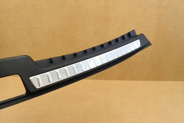 Volvo XC90 II Rückensitzgurtabdeckung OEM 32353428 image 10