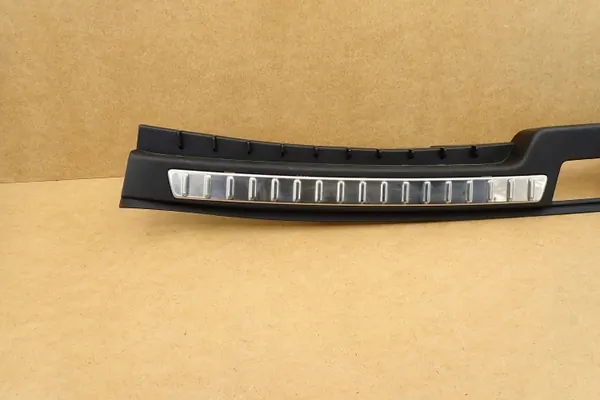 Volvo XC90 II Rückensitzgurtabdeckung OEM 32353428 image 3