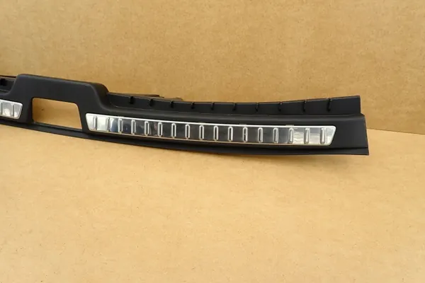 Volvo XC90 II Rückensitzgurtabdeckung OEM 32353428 image 4