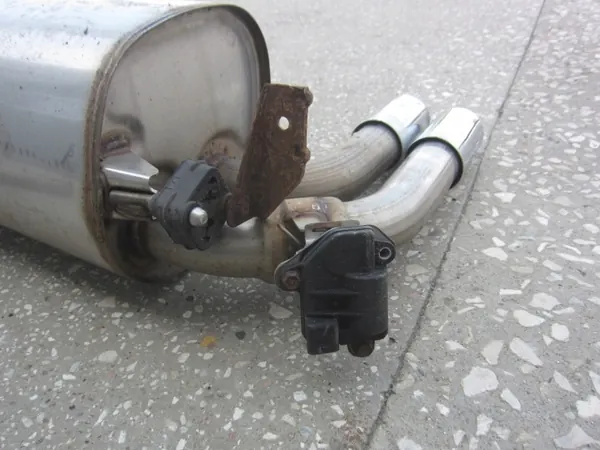 BMW OEM 18307645938 Vaimennin 3-sarja F30-F36 image 4