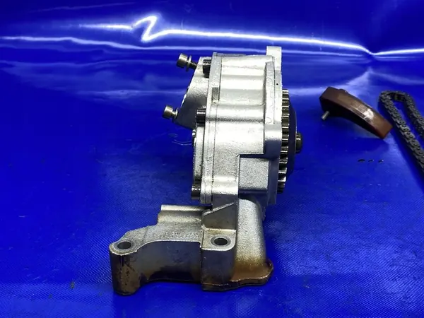 Olje pump VW Tiguan Golf V Audi Seat 1.4 TSI OEM 03C105Q image 6