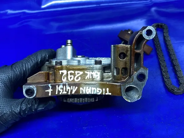 Olje pump VW Tiguan Golf V Audi Seat 1.4 TSI OEM 03C105Q image 7