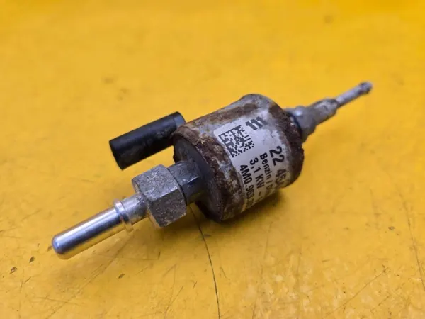 Webasto brandstofpomp OEM 4M0963303A VW Touareg image 5