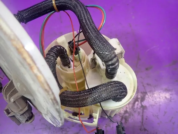 OPEL ASTRA H III 04-07 Polttoainepumppu 0580314196 13238851 4 PIN image 3