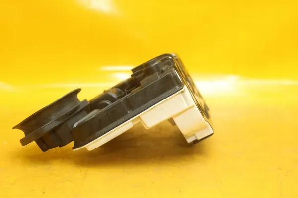 Vänster Bakdörrslås 7 Pin VW Golf VI image 3