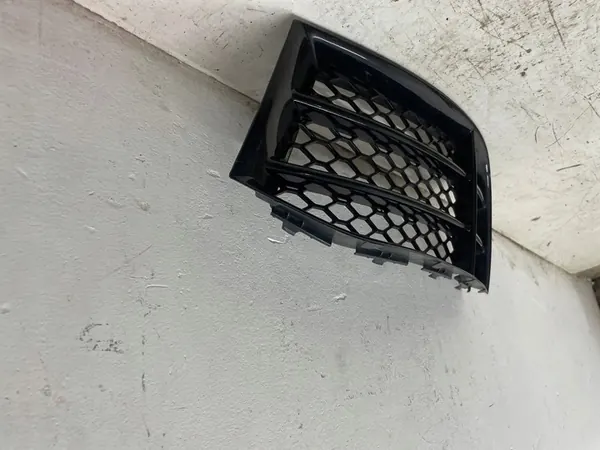 Rejilla de parachoques izquierda Audi RS5 8T0 Lift image 3