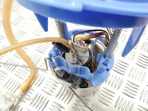 Brandstofpomp Mercedes Benz CLS C218 AMG image 4