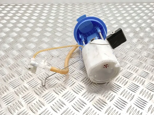 Brandstofpomp Mercedes Benz CLS C218 AMG image 5