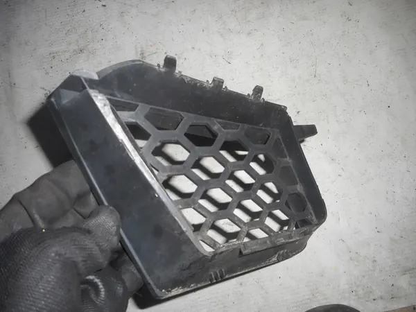 Insert Griglia Sinistra Seat Ibiza III 6L 6L0853677A image 3