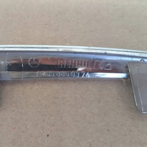 Mercedes C W205 Moldura de para-choque dianteiro esquerda A2058850374 image 2