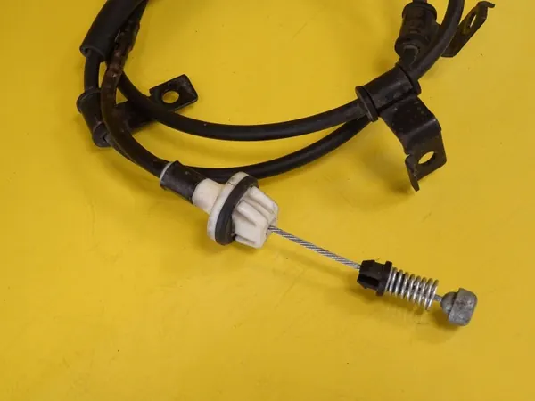 Enlace de Gas Kia Carens II OEM DRC68942 Usado image 3