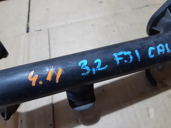 AUDI Q5 8R 3.2 FSI Vesiputki 06E121045AB image 4