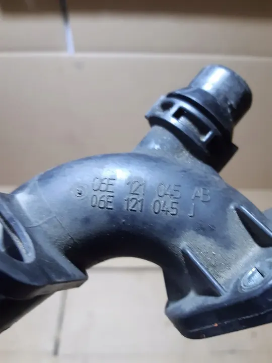 AUDI Q5 8R 3.2 FSI Vesiputki 06E121045AB image 5