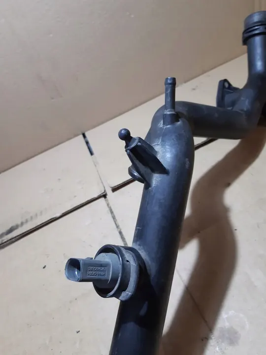 AUDI Q5 8R 3.2 FSI Vesiputki 06E121045AB image 6