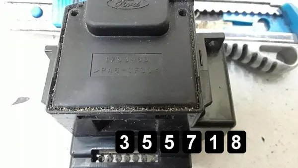 Commutateur Ford Focus OEM AM-355718 - État Utilisé image 3