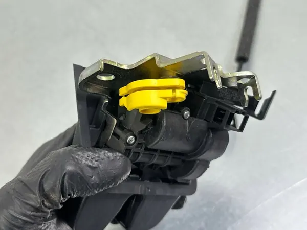 Volkswagen PASSAT B8 2016 Baklucka Lås image 7