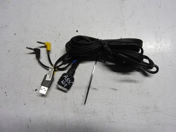 Cabo iPod USB OEM FSX7420 para Mitsubishi ASX I image 2