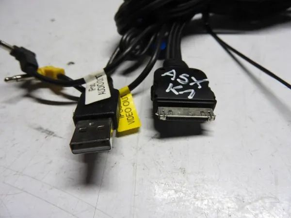 Cabo iPod USB OEM FSX7420 para Mitsubishi ASX I image 3