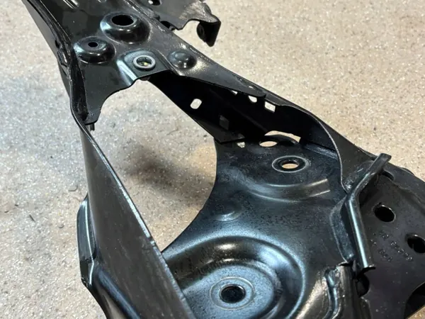BMW X1 U11 2022 Taka-apukehys OEM 6894199 image 10