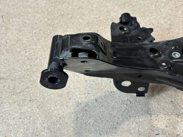 BMW X1 U11 2022 Taka-apukehys OEM 6894199 image 7