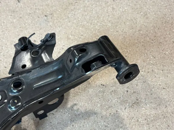 BMW X1 U11 2022 Taka-apukehys OEM 6894199 image 9