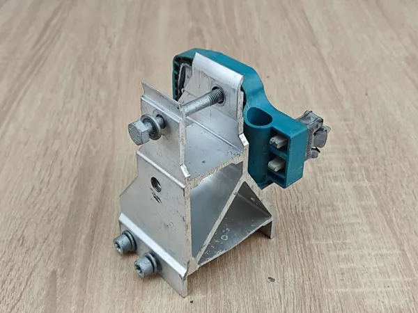 Kylarfäste OEM 7357216 Fram Höger BMW image 3