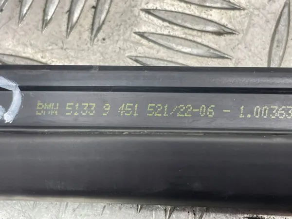 BMW OE 9451522 Dörrtätning Höger Fram image 7