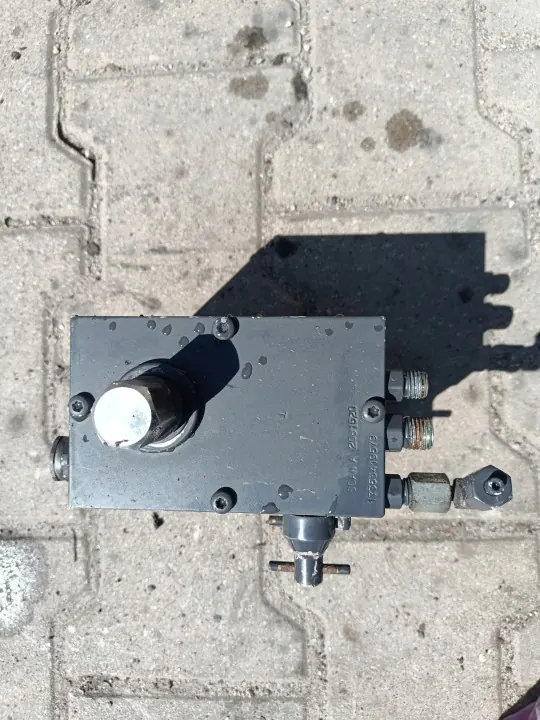 Pompe de basculement cabine Scania OE pour camions R/S image 3