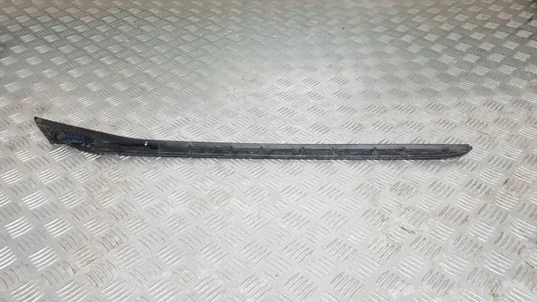 Framruta tätning höger OEM 9478898 BMW X1 U11 image 5