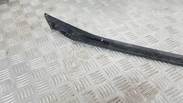 Framruta tätning höger OEM 9478898 BMW X1 U11 image 6