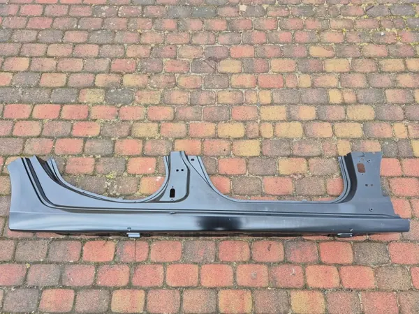 OEM 764609241R Oikea Kynnys Renault Megane IV:lle image 2