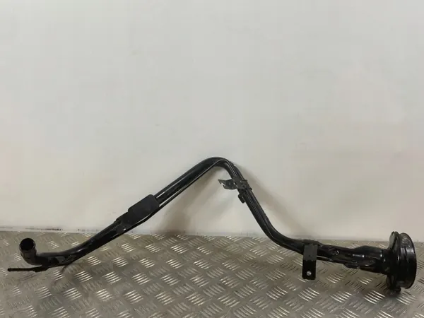 Pescoço de enchimento Nissan 370Z OEM 6T88 - Usado image 2
