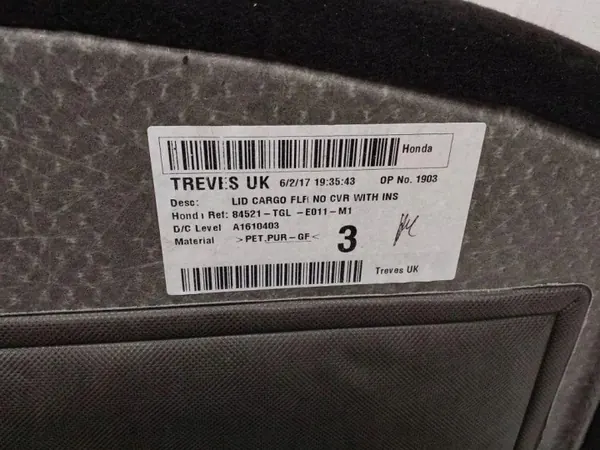 Honda Civic X tavaratilan matto OEM 84521-TGL-E011-M1 image 6