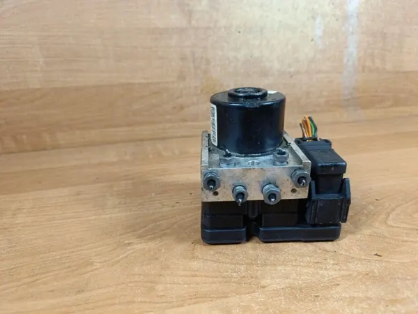 Pompe ABS OEM 10.0970-0133.3 pour Ford Fiesta MK6 image 2