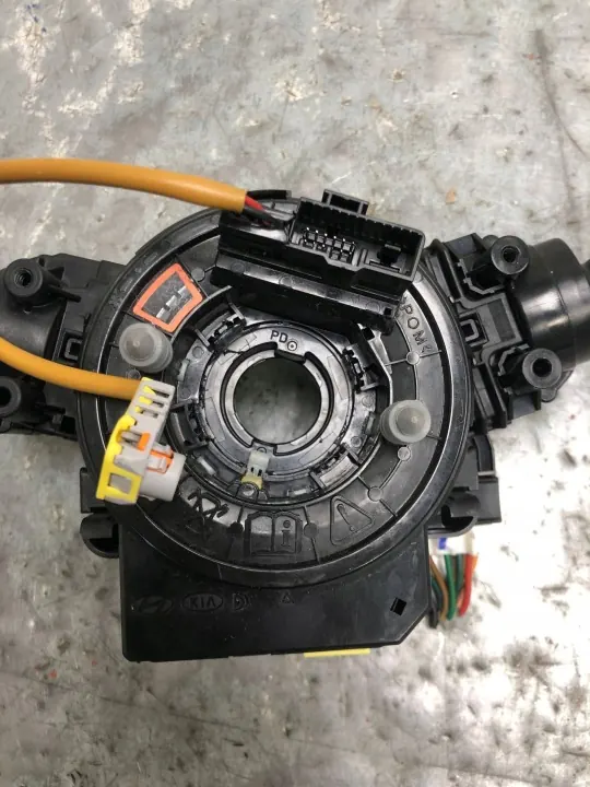 Commutateur combiné Kia OE OEM 93490G3130BILI image 4