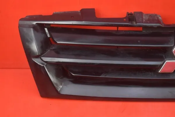 Grill MR387981/82 Mitsubishi Pajero 3 III 99-06 image 3