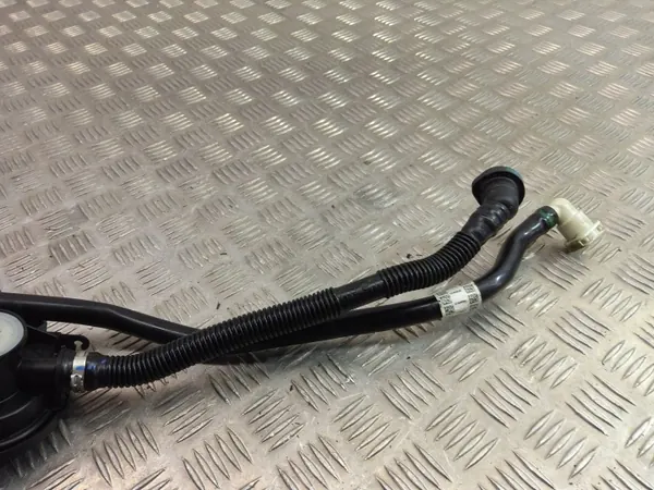 Válvula ventilação tanque BMW OEM 7447496 - Usado image 10