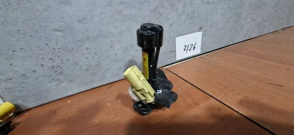 Hyundai Tucson III Linker Airbag-inflator OEM TL6001611120718 image 3