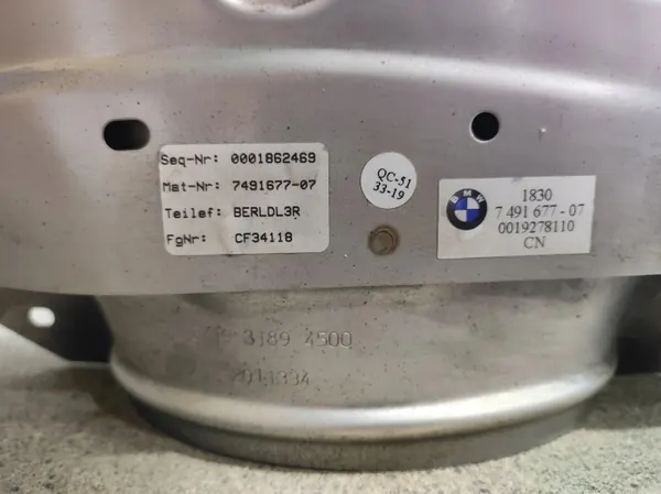 BMW 840 G16 Vasen musta pakopää OEM 7491677 image 5