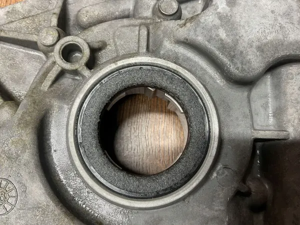Pompe à huile d'occasion OEM 6H4Q-6600-DE Land Rover image 4