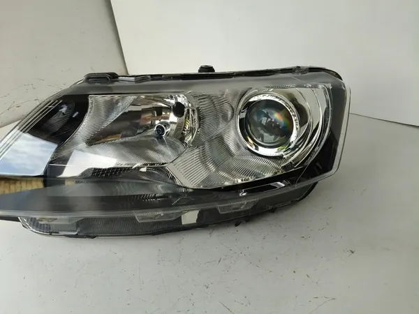 Farol esquerdo Skoda Rapid 5JA 12- Xenon image 2