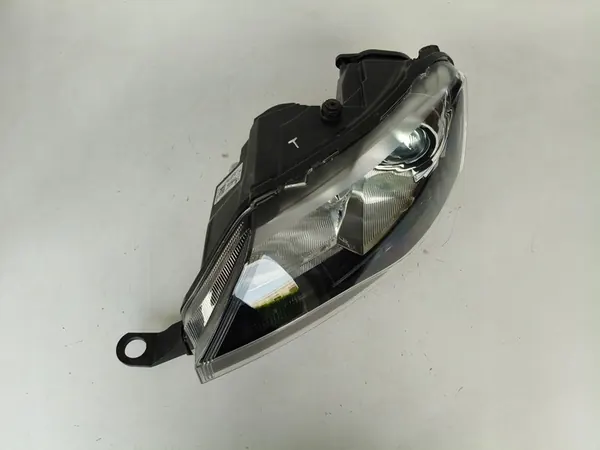 Farol esquerdo Skoda Rapid 5JA 12- Xenon image 5